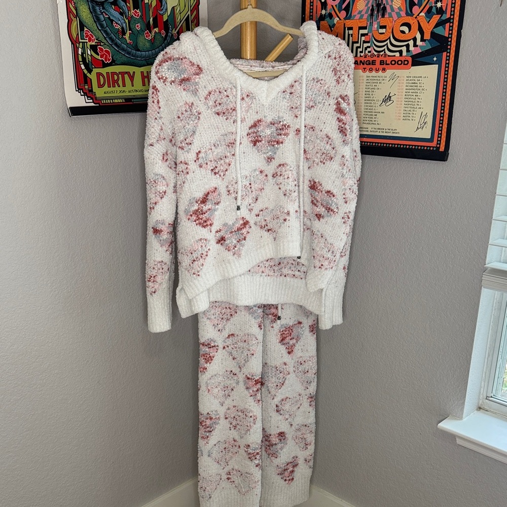POL Cream and Red Textured Knit Sweater and Pants